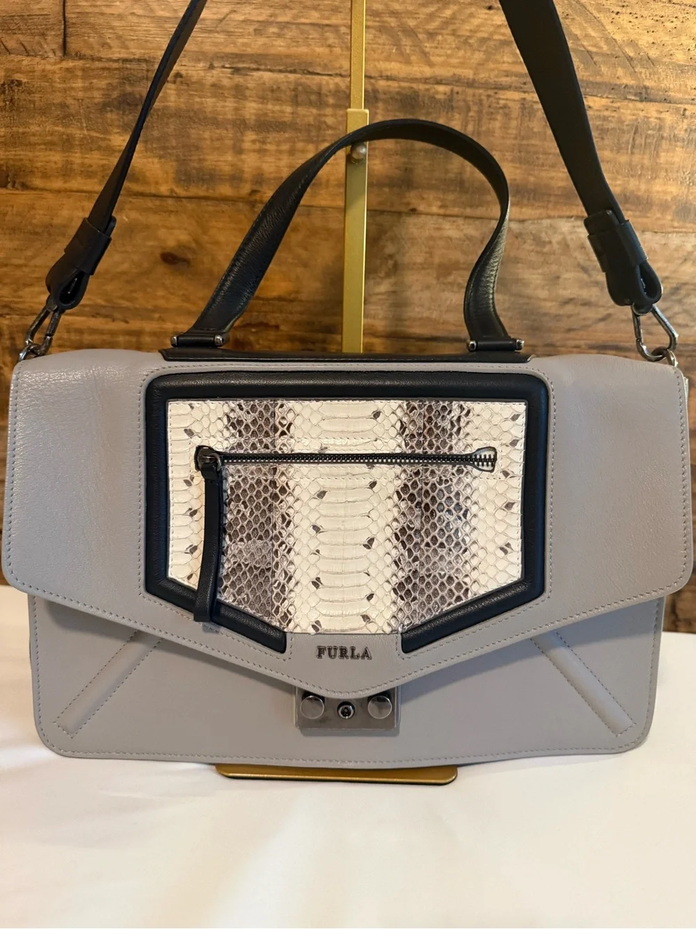 ✨ Like New Furla Alice Medium 2-Way Shoulder / Crossbody Bag ✨ - Picture 5 of 10